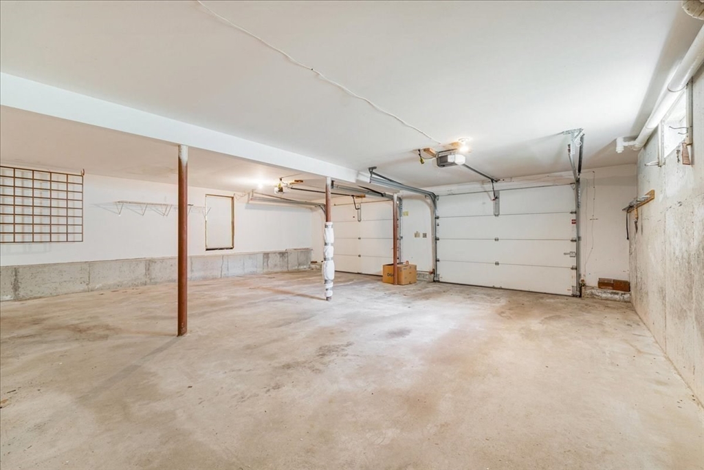 248 Larchmont Ln