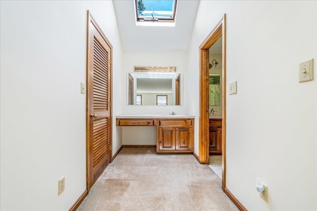 248 Larchmont Ln