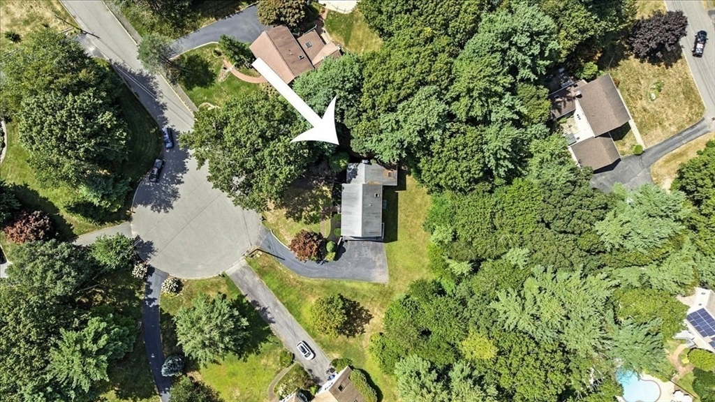 248 Larchmont Ln