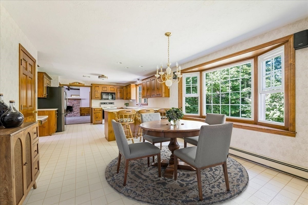 248 Larchmont Ln
