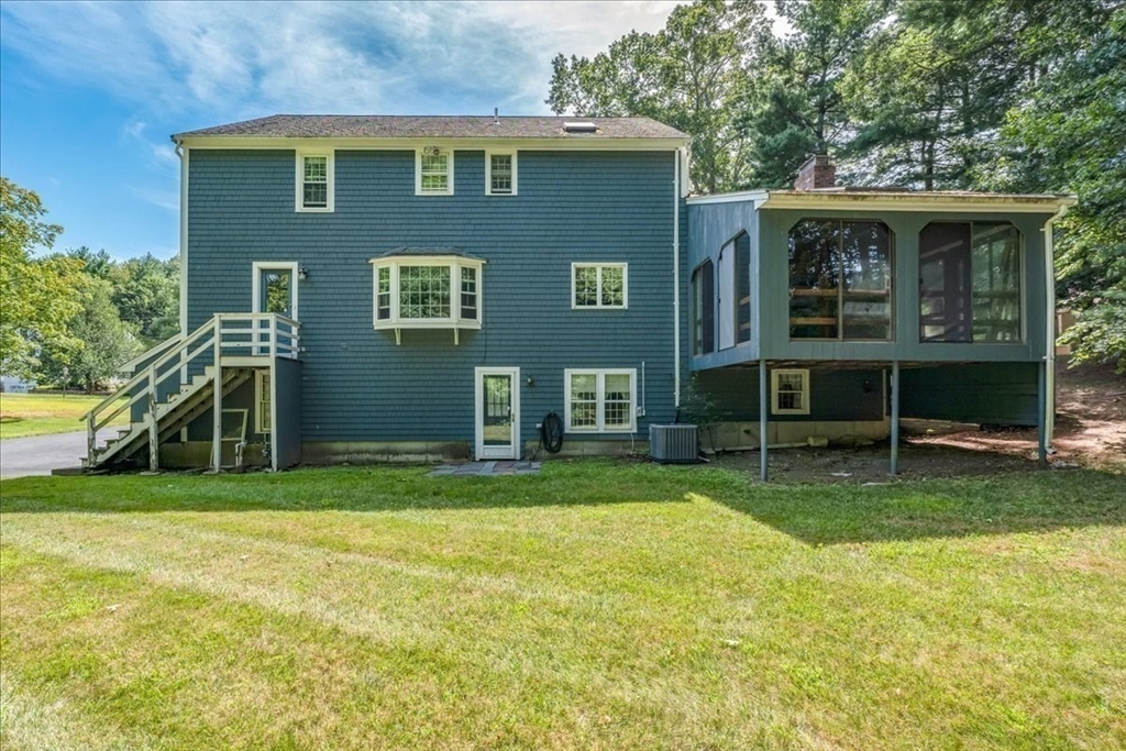 248 Larchmont Ln
