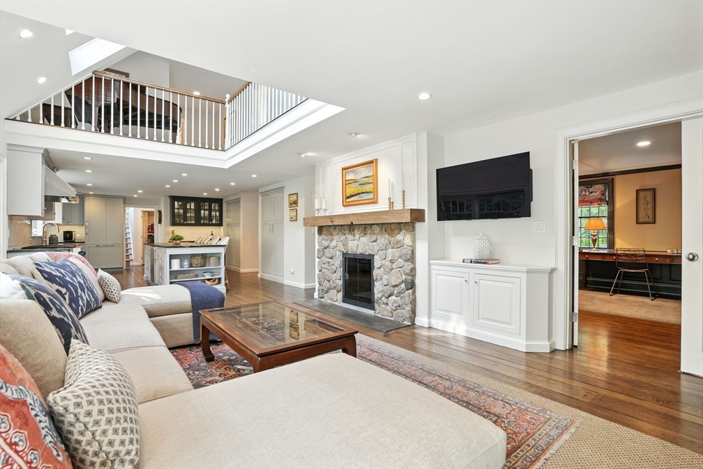 10 Arrowhead Drive