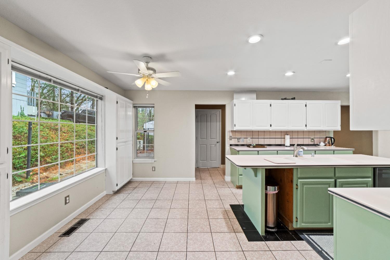 935 W Weimar Cross Road