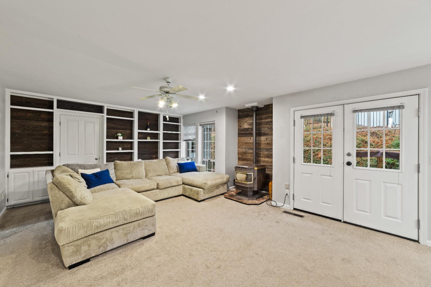 935 W Weimar Cross Road