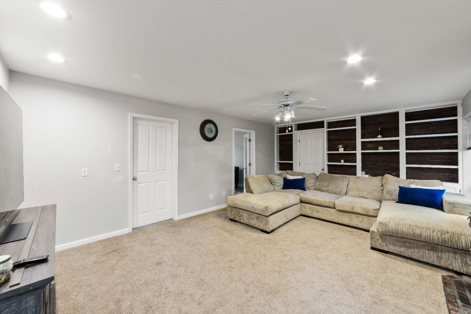 935 W Weimar Cross Road