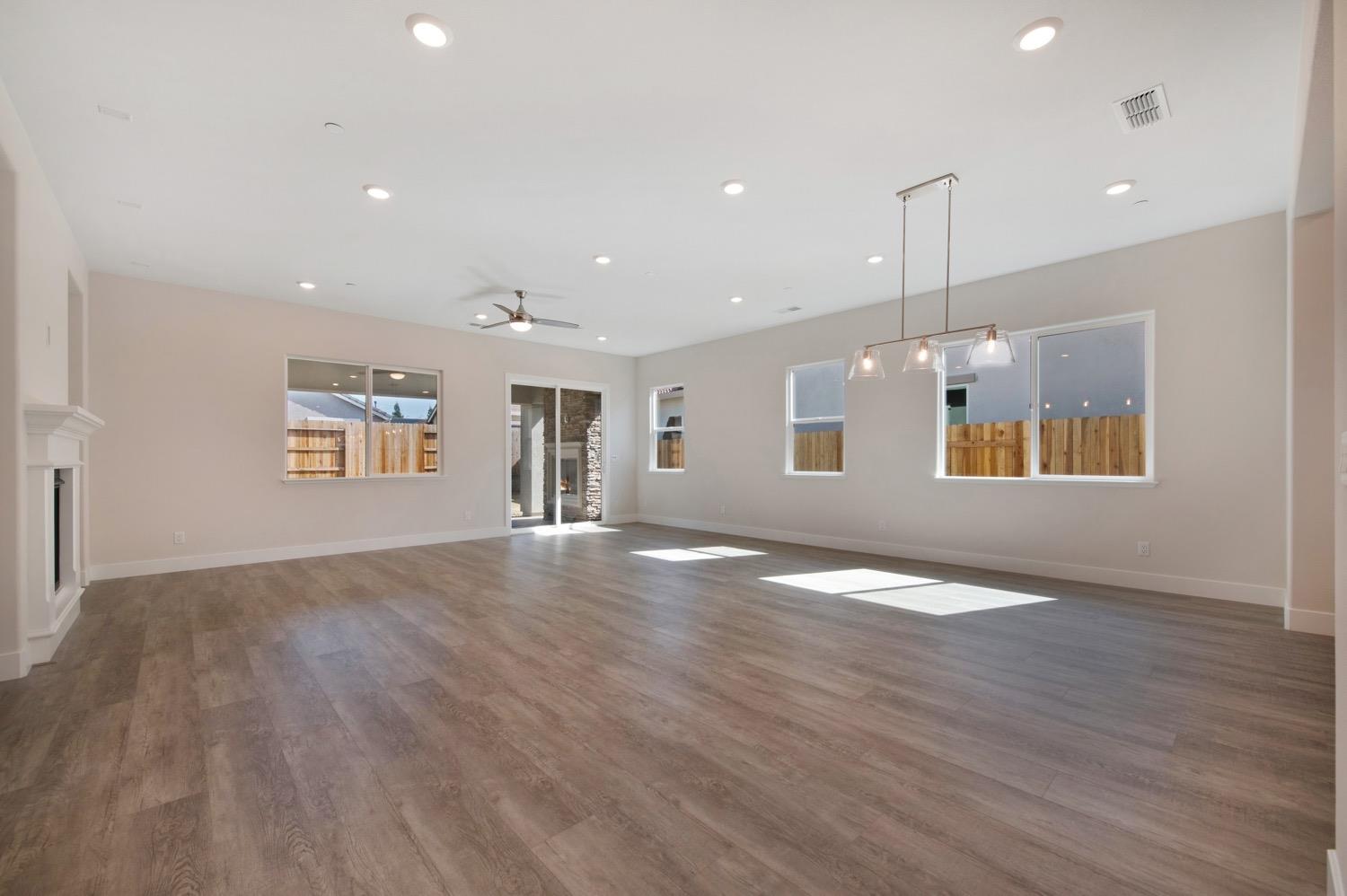 3120 Shasta Daisy Circle