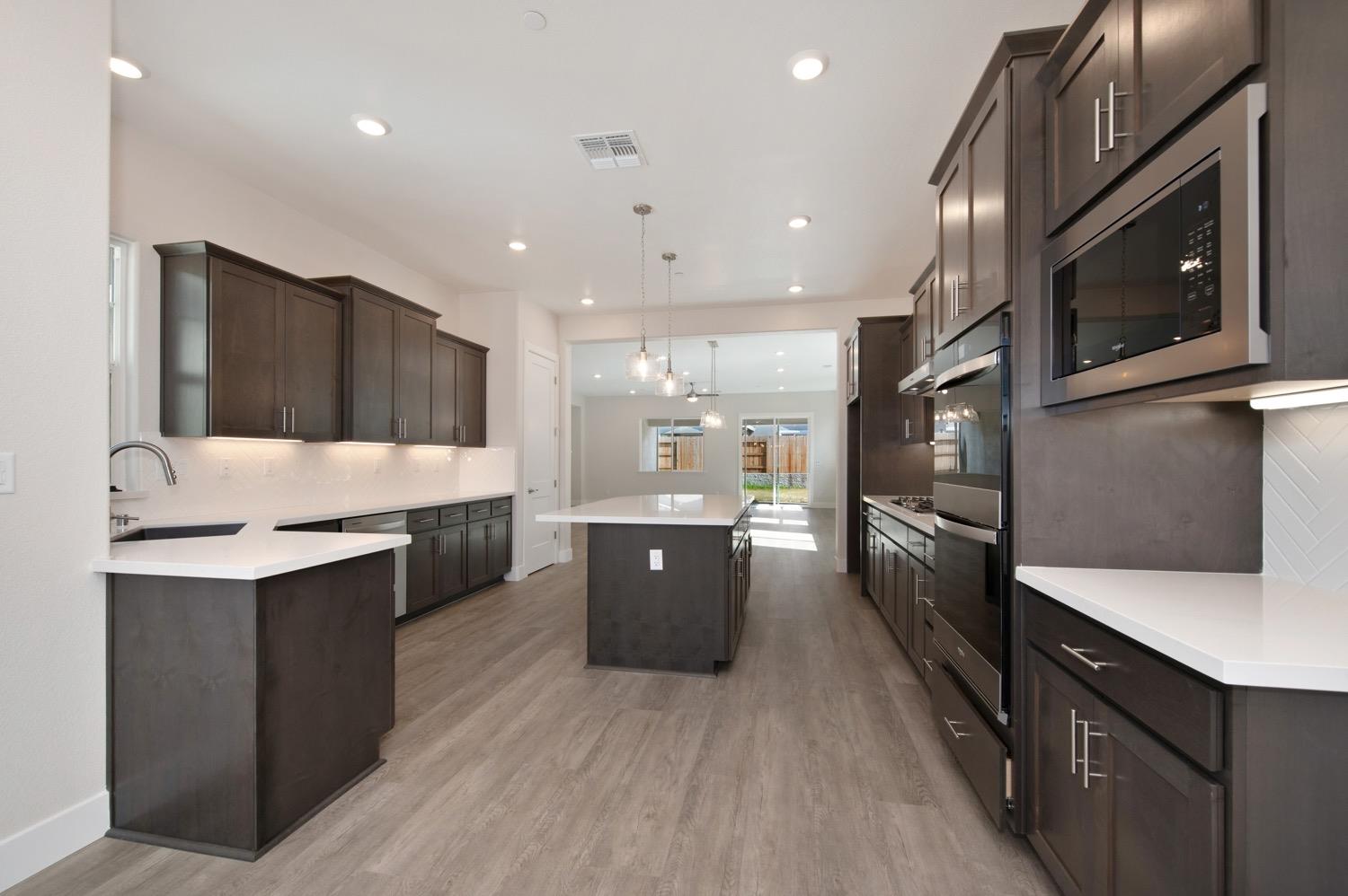 3120 Shasta Daisy Circle