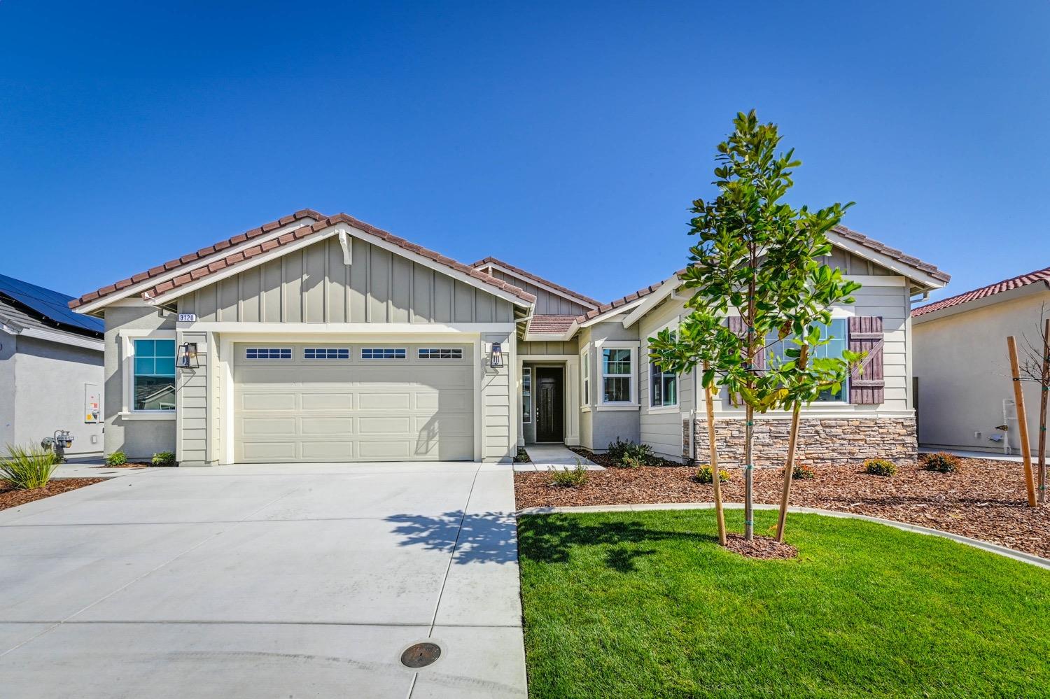3120 Shasta Daisy Circle