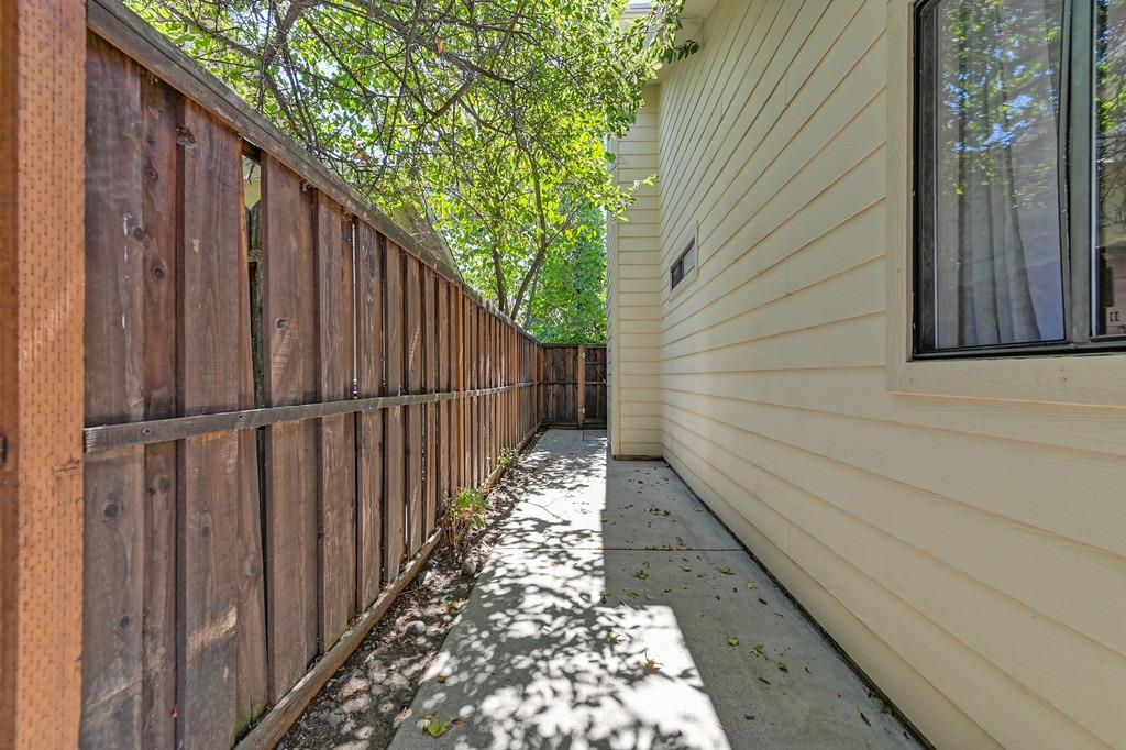 3552 Laird Street