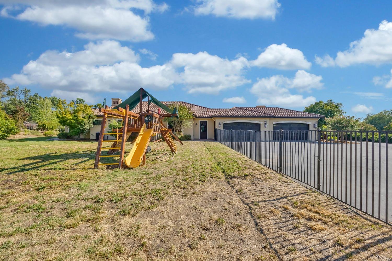 3360 Sierra Springs Court