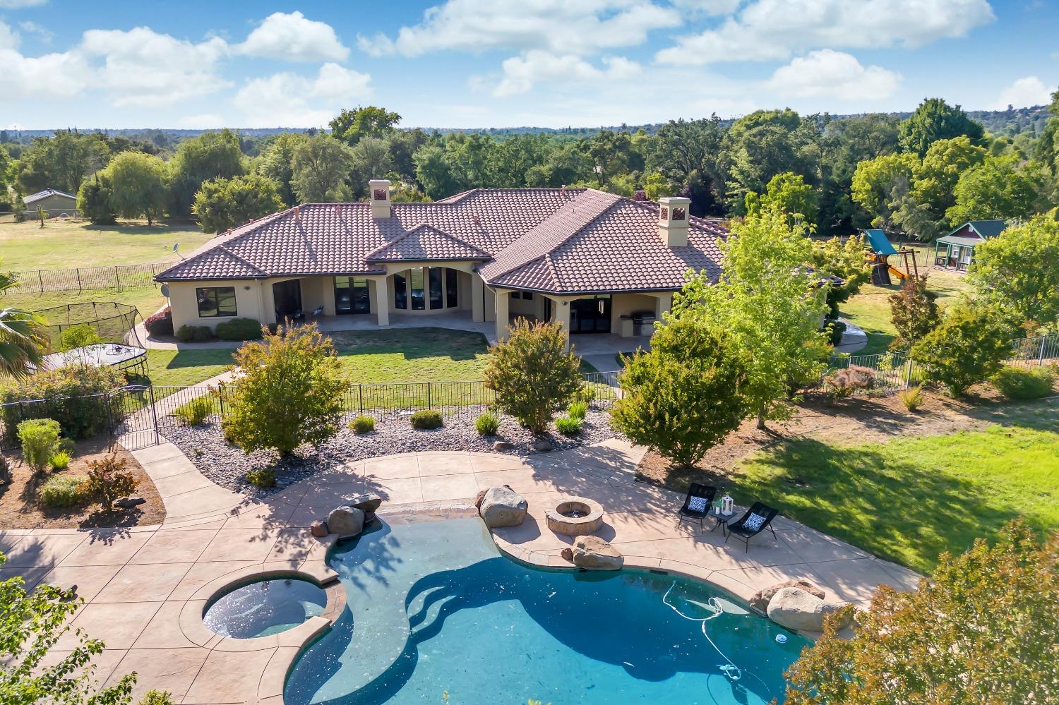 3360 Sierra Springs Court