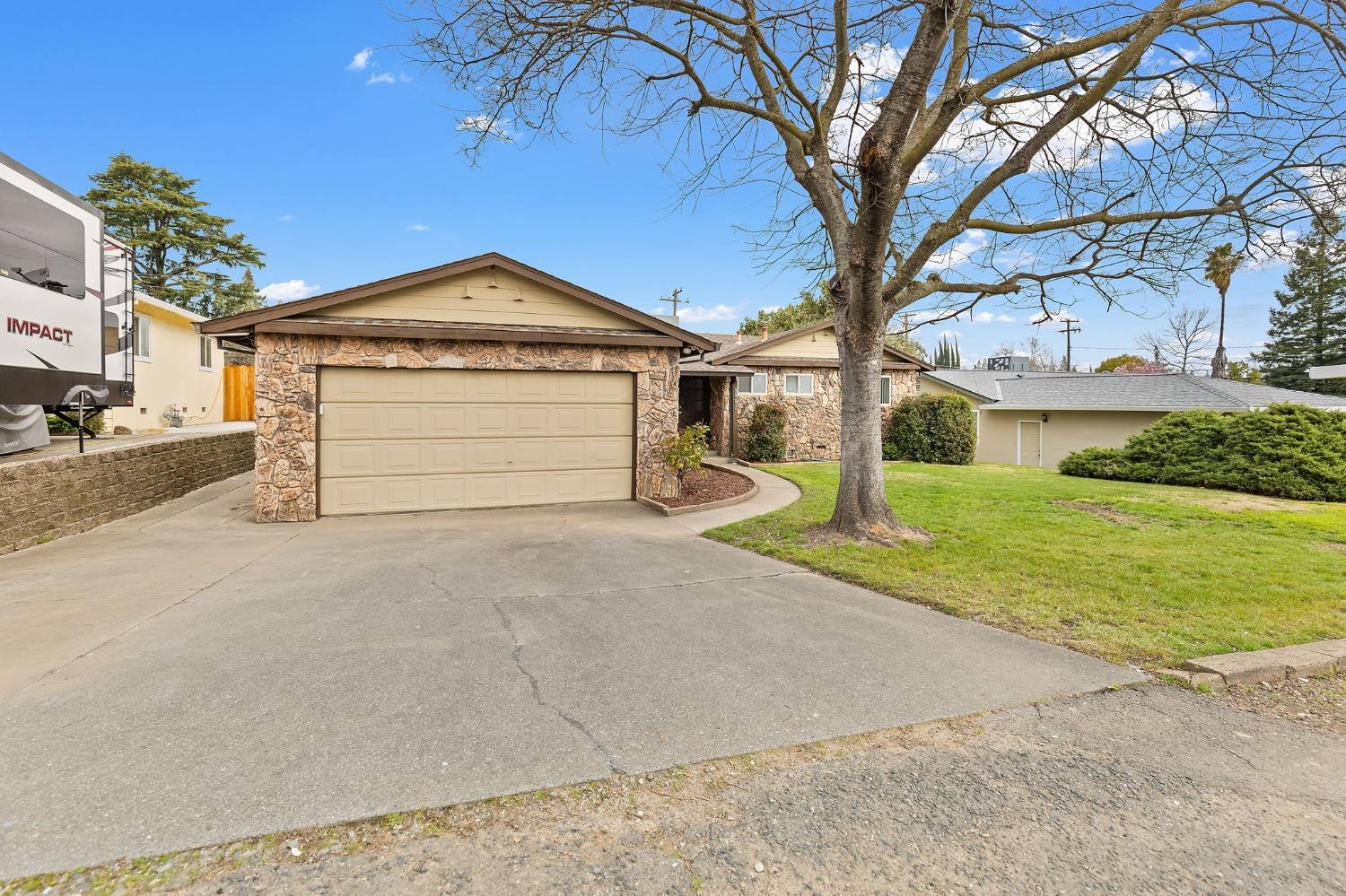 8887 Cerezo Drive