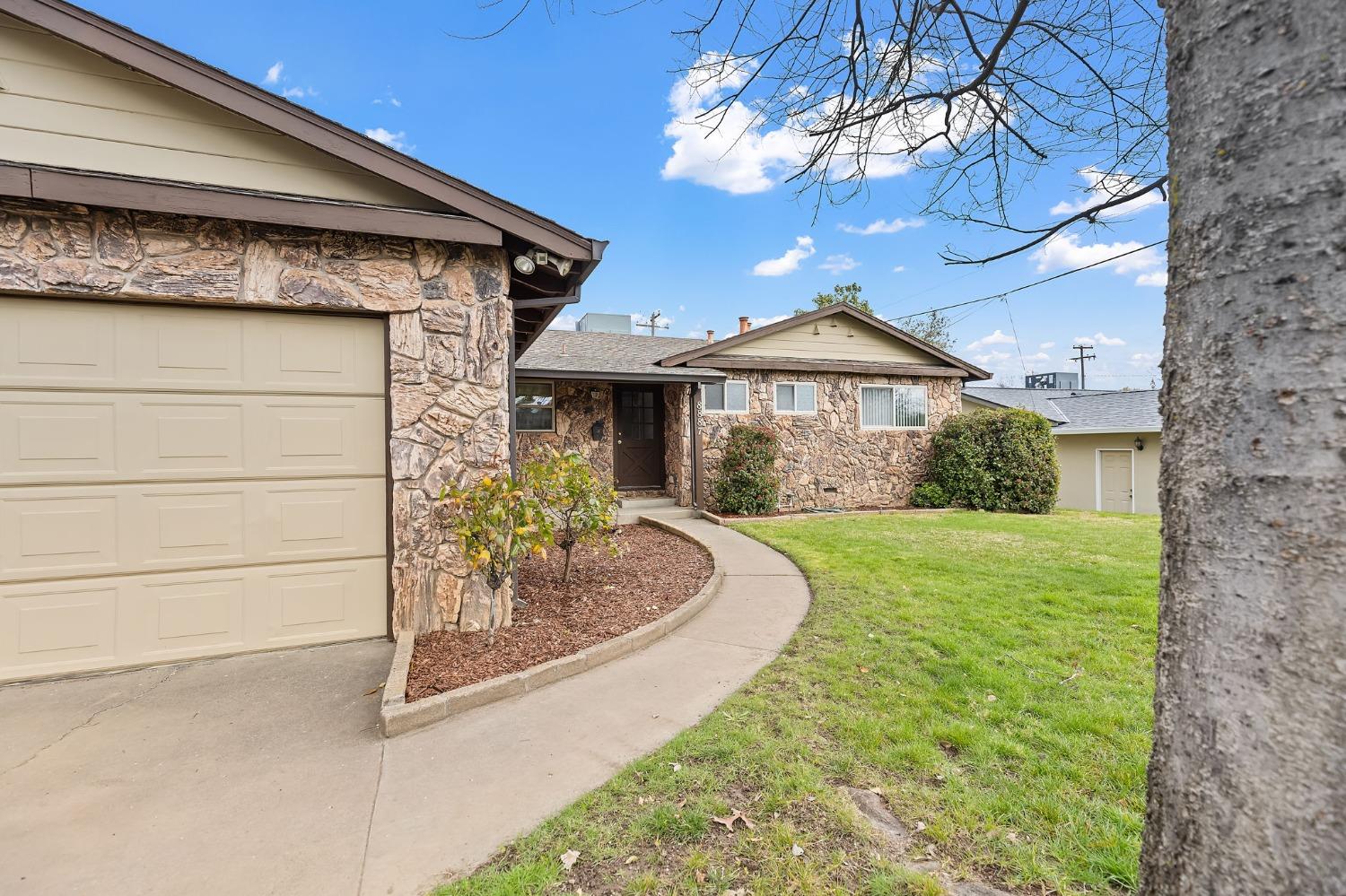 8887 Cerezo Drive