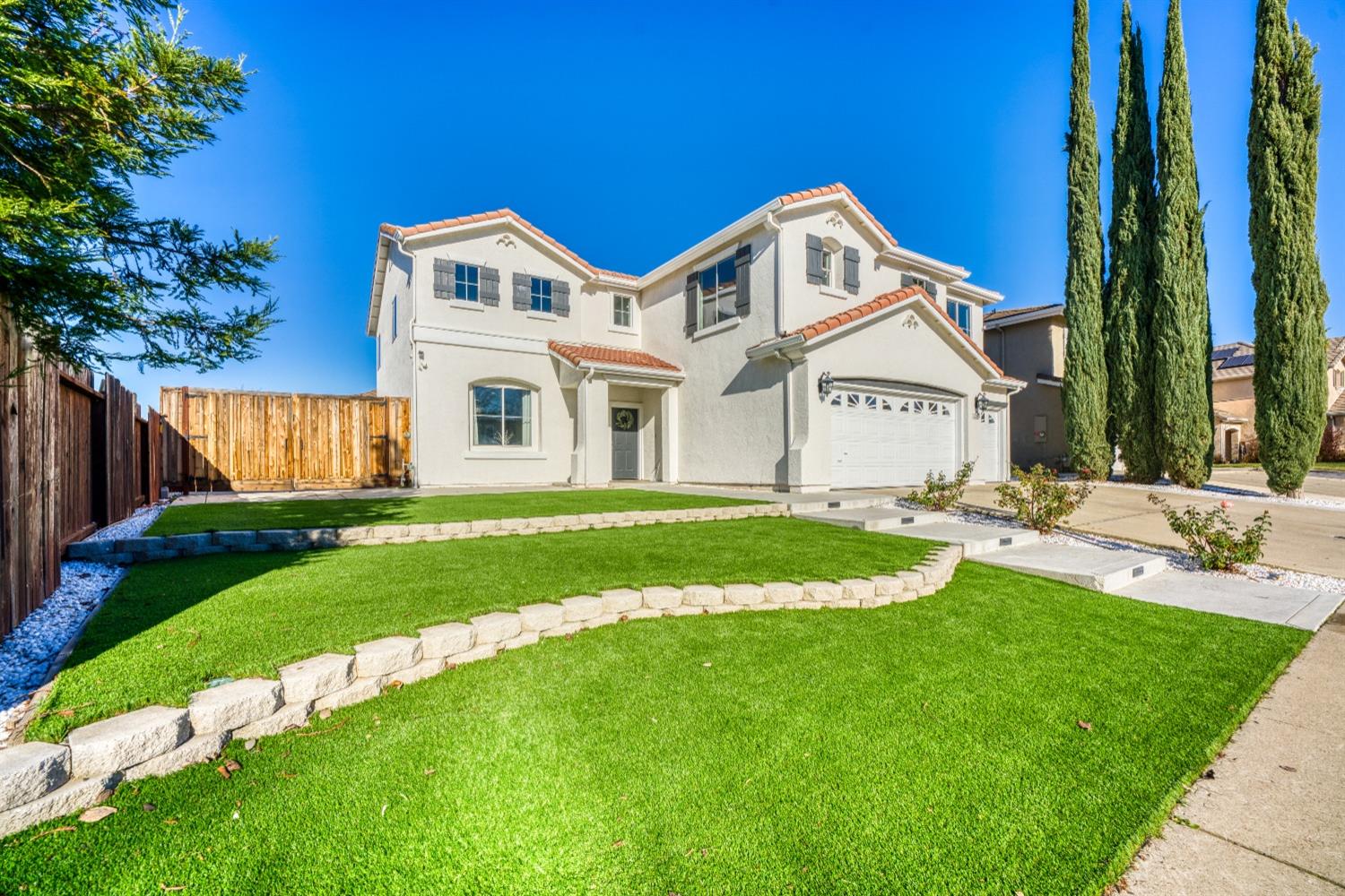1909 Azalea Way