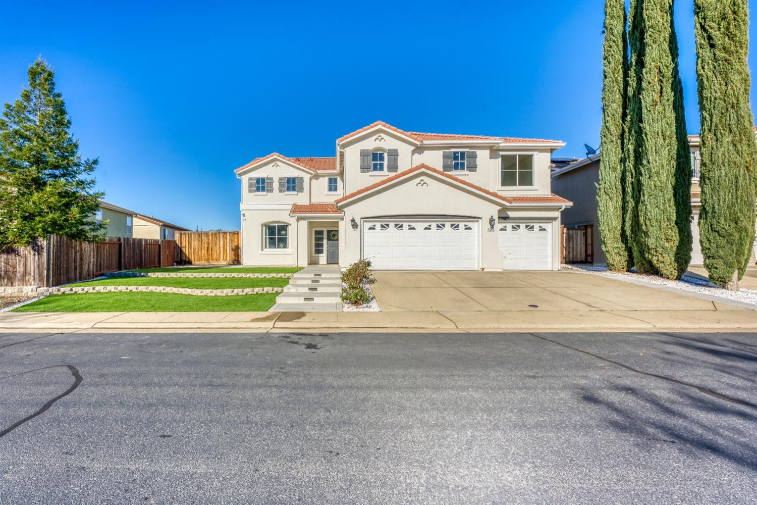 1909 Azalea Way