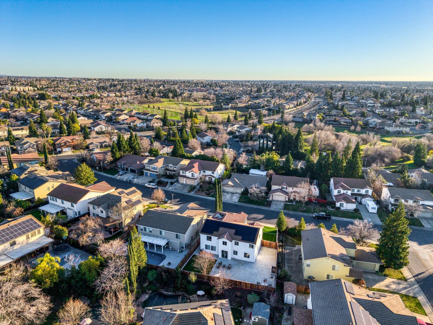 1909 Azalea Way
