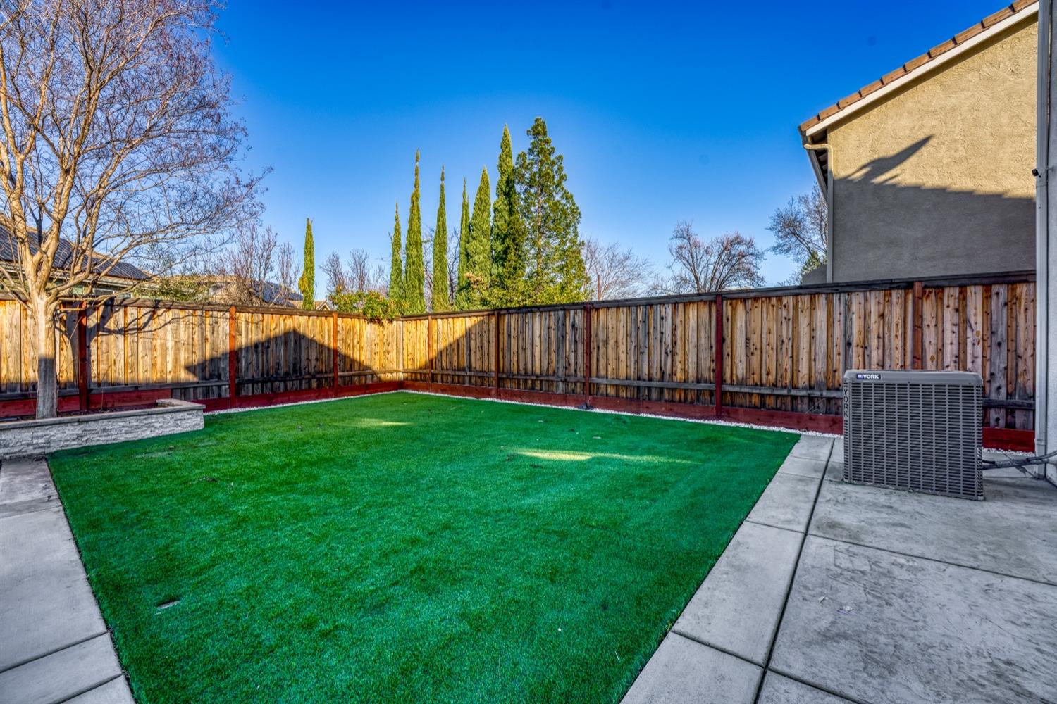 1909 Azalea Way