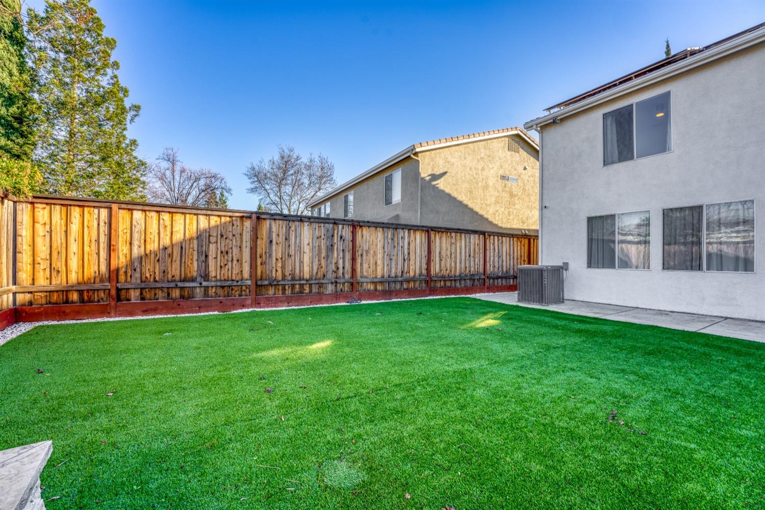 1909 Azalea Way