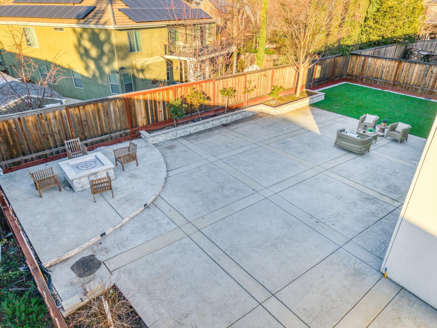 1909 Azalea Way