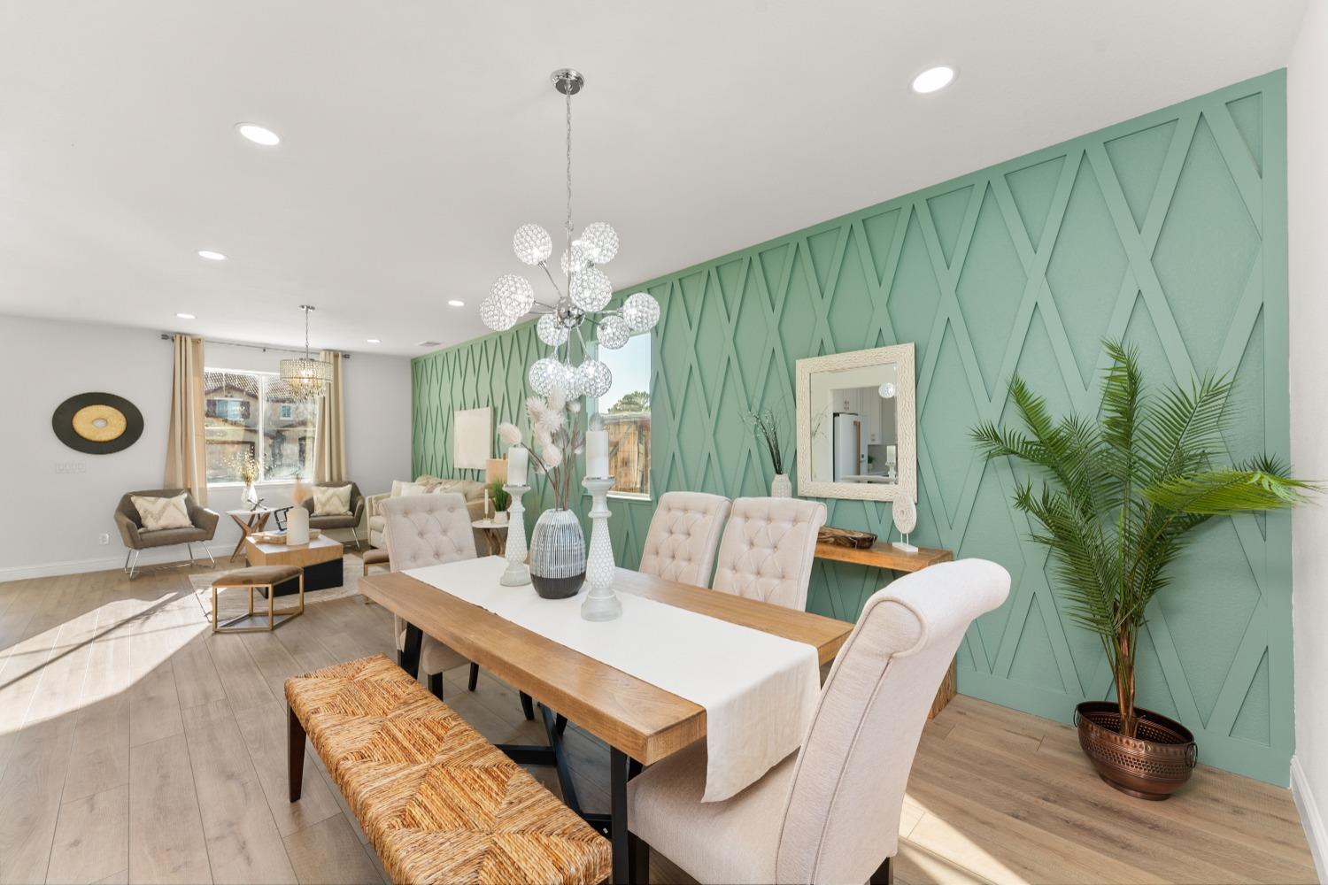 1909 Azalea Way