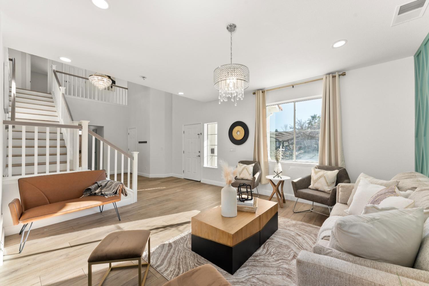 1909 Azalea Way
