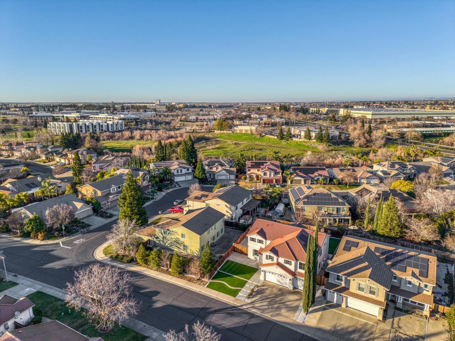 1909 Azalea Way