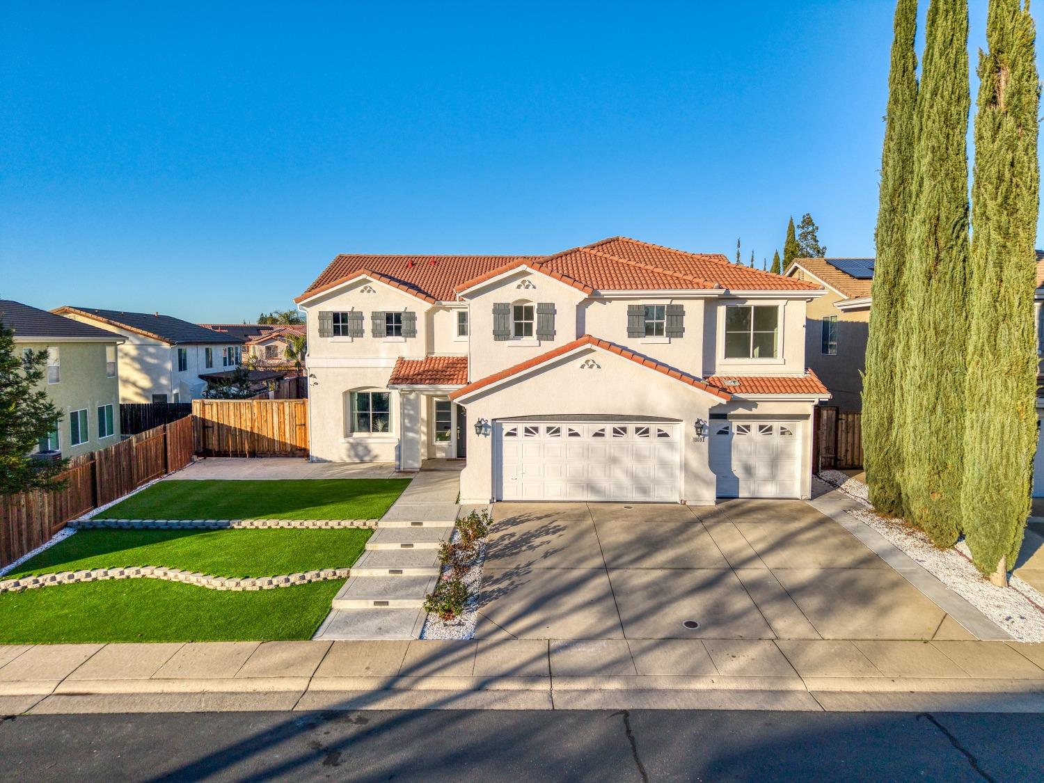 1909 Azalea Way