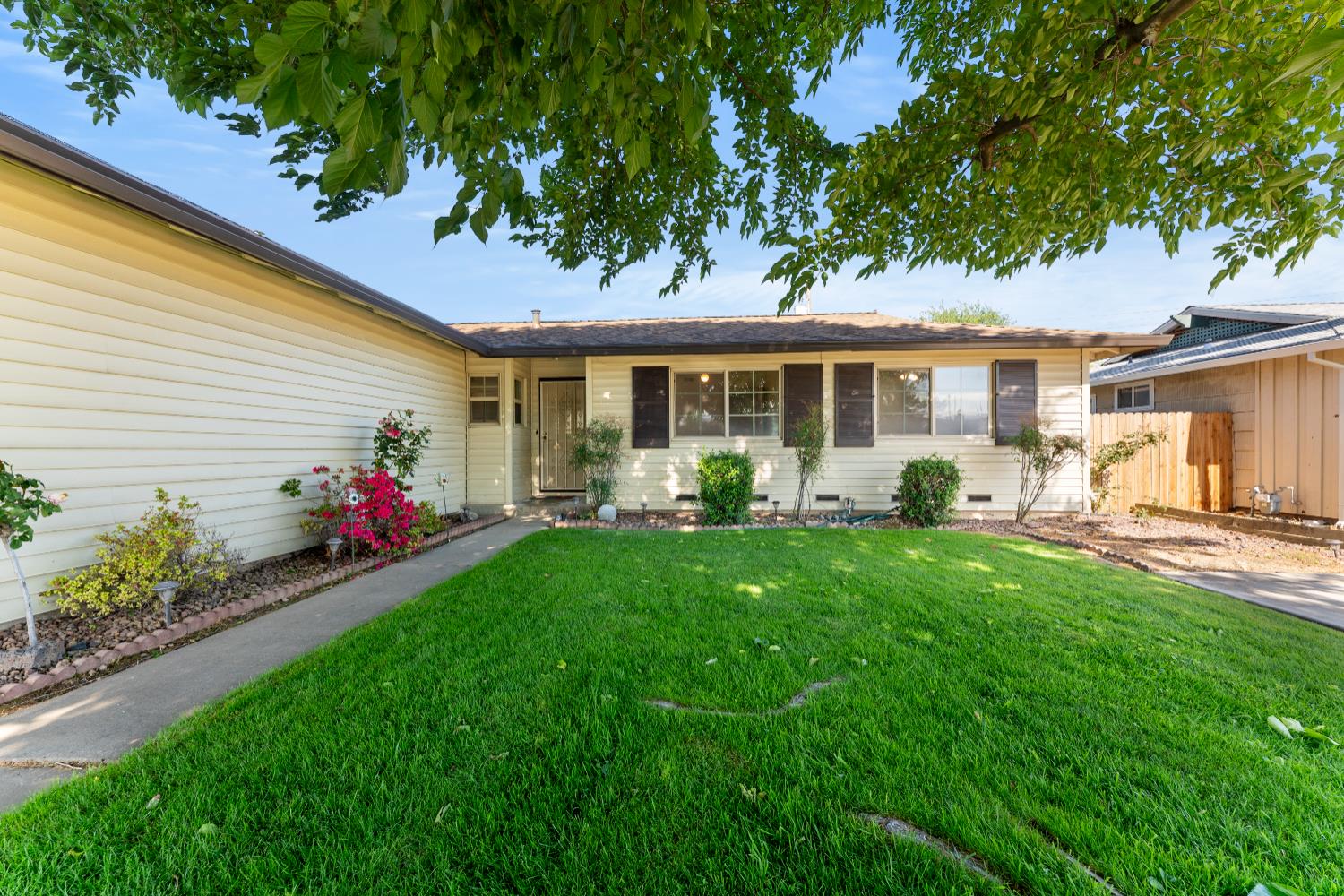 5013 Dingman Circle