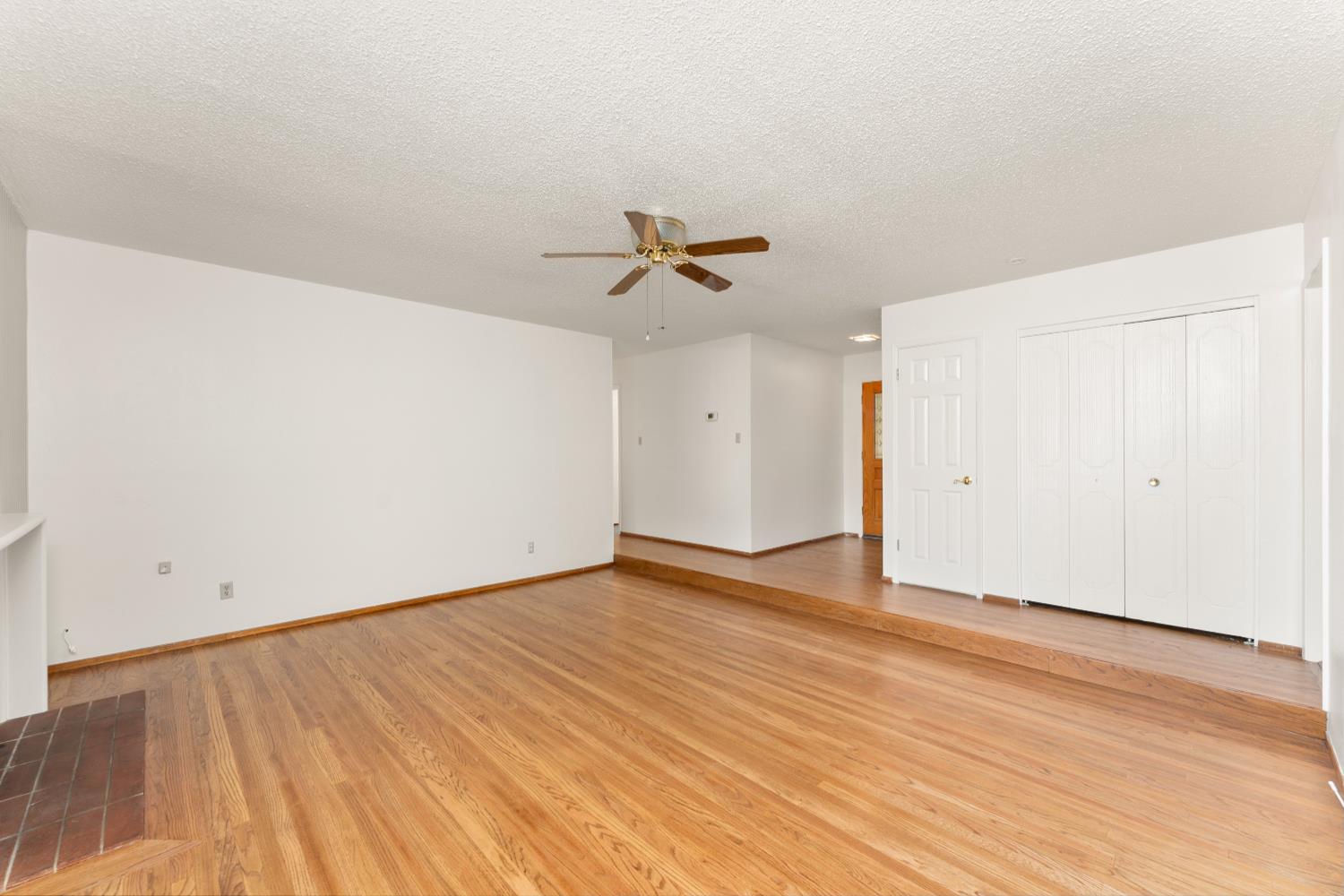 5013 Dingman Circle