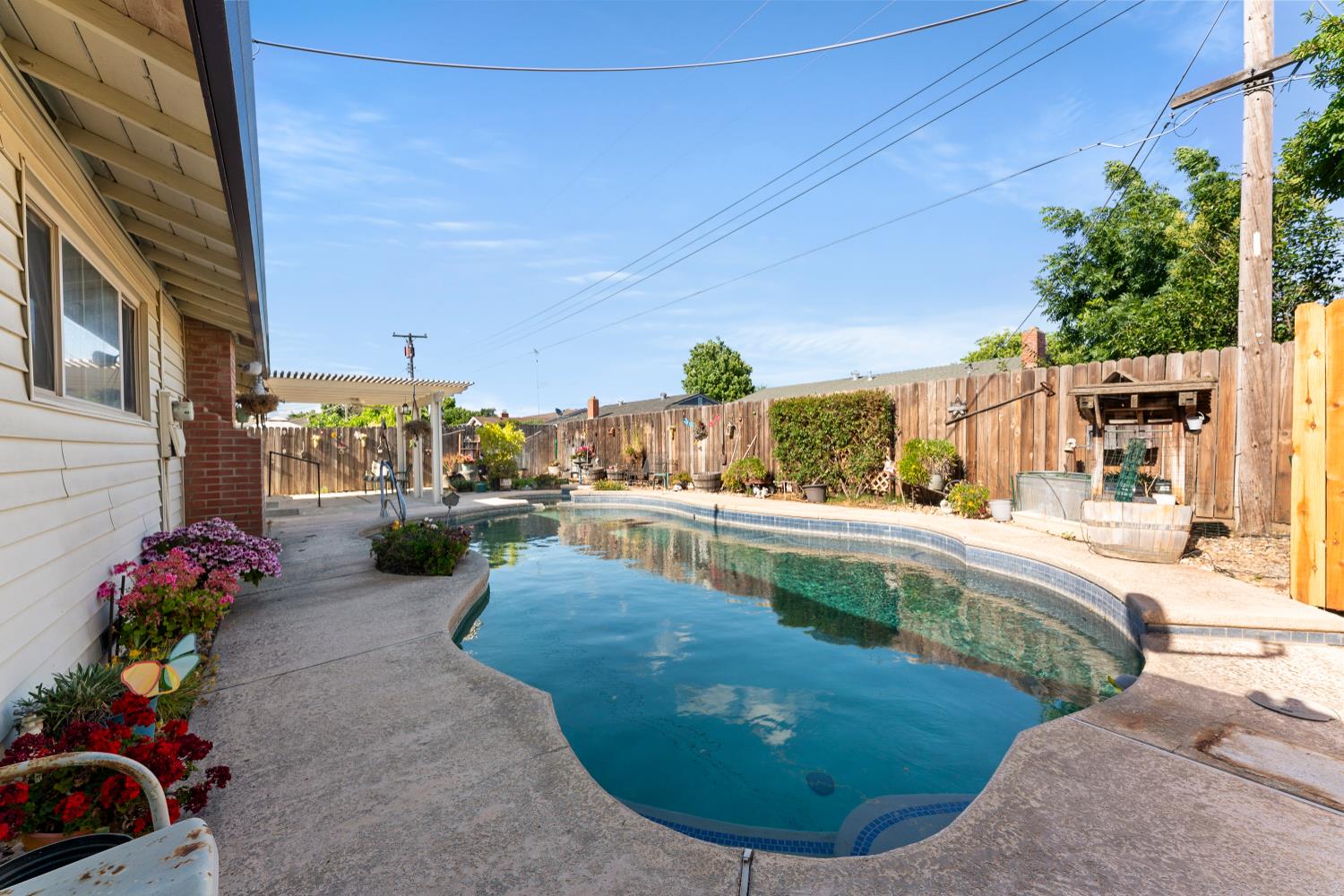 5013 Dingman Circle