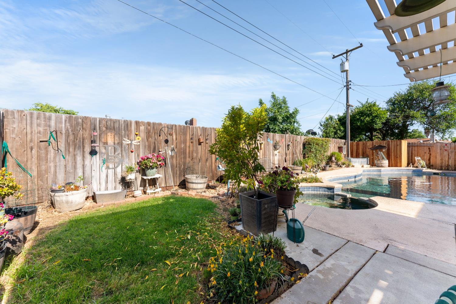 5013 Dingman Circle