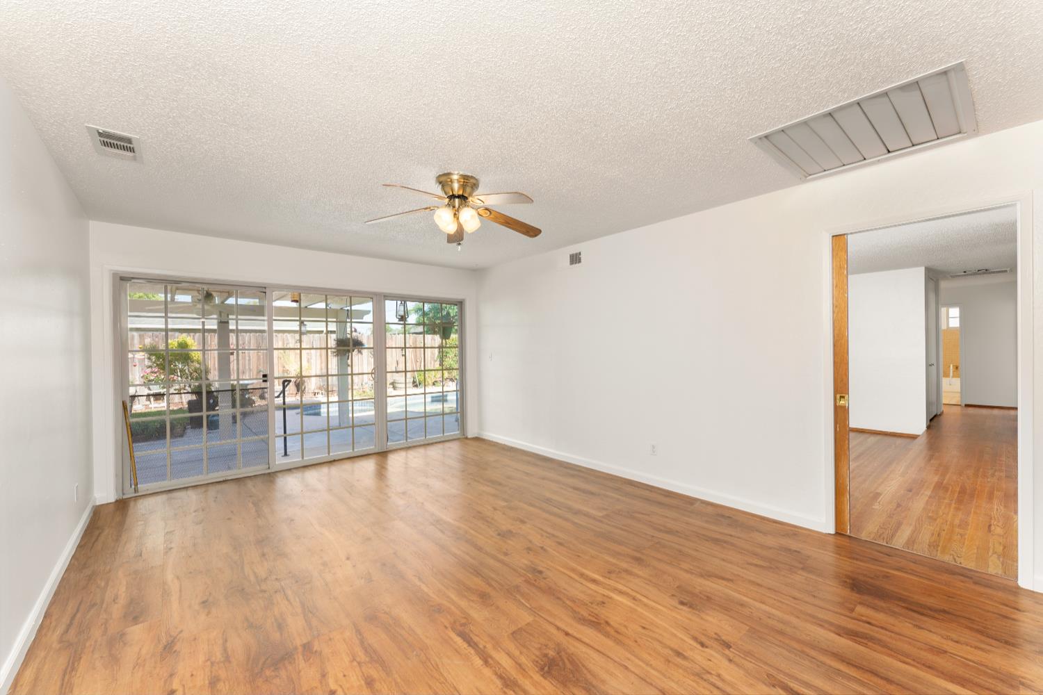 5013 Dingman Circle