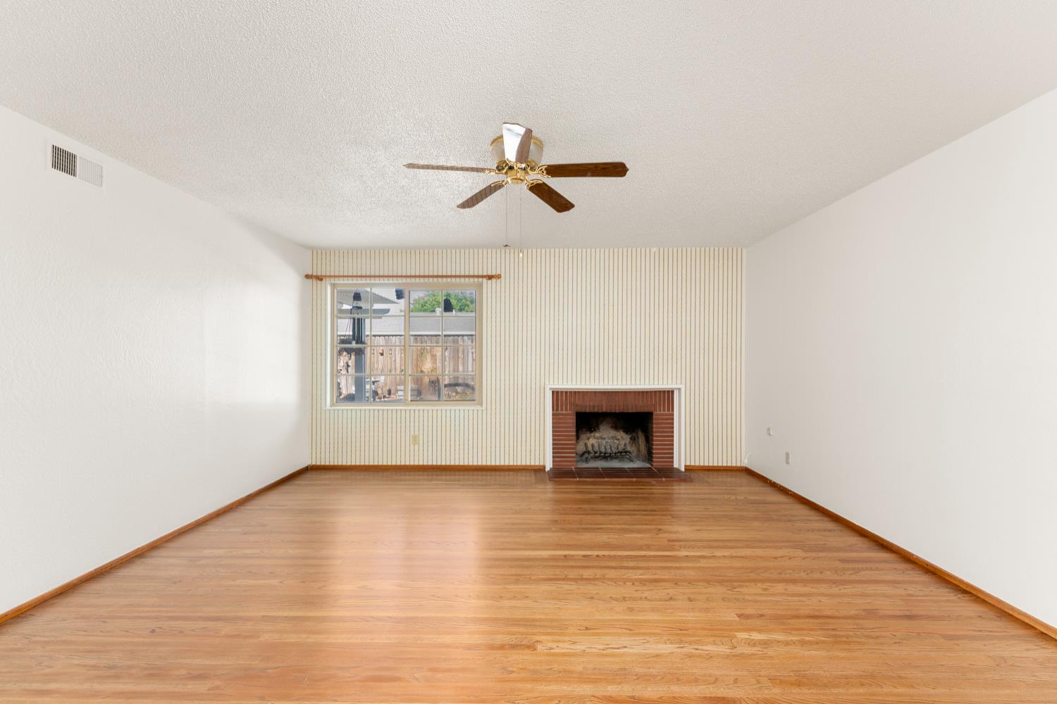 5013 Dingman Circle