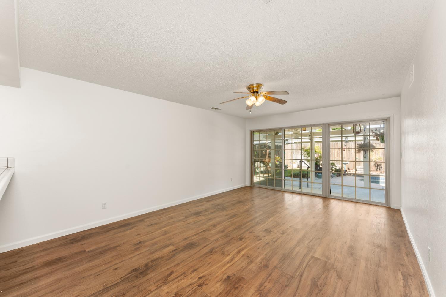 5013 Dingman Circle