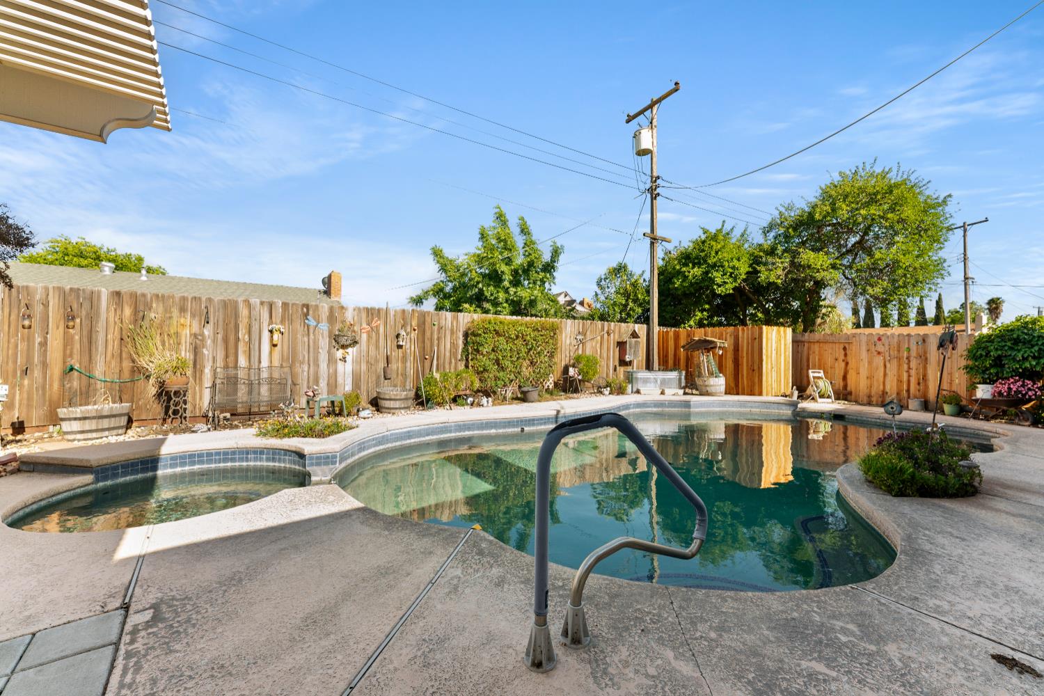 5013 Dingman Circle