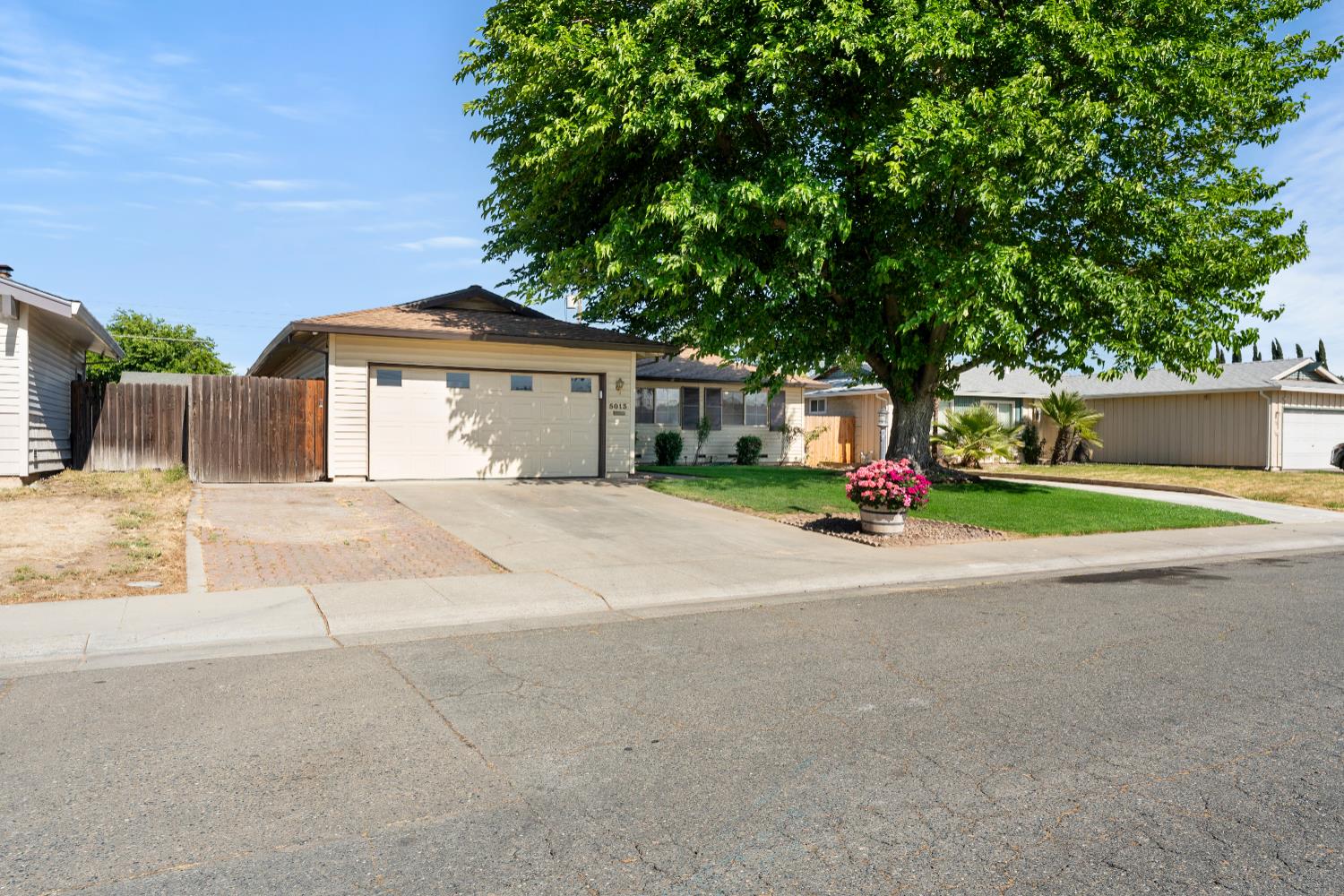 5013 Dingman Circle