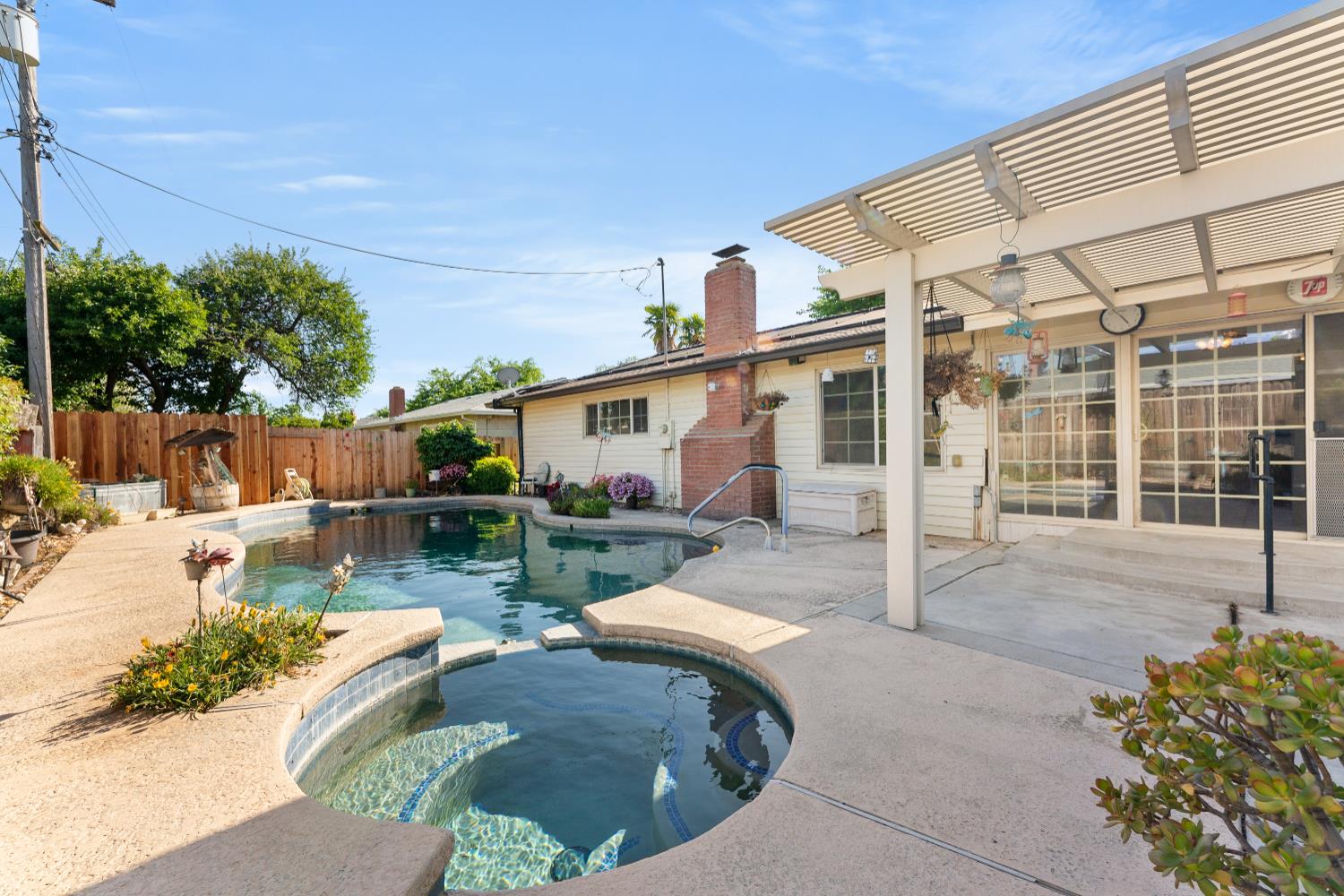 5013 Dingman Circle