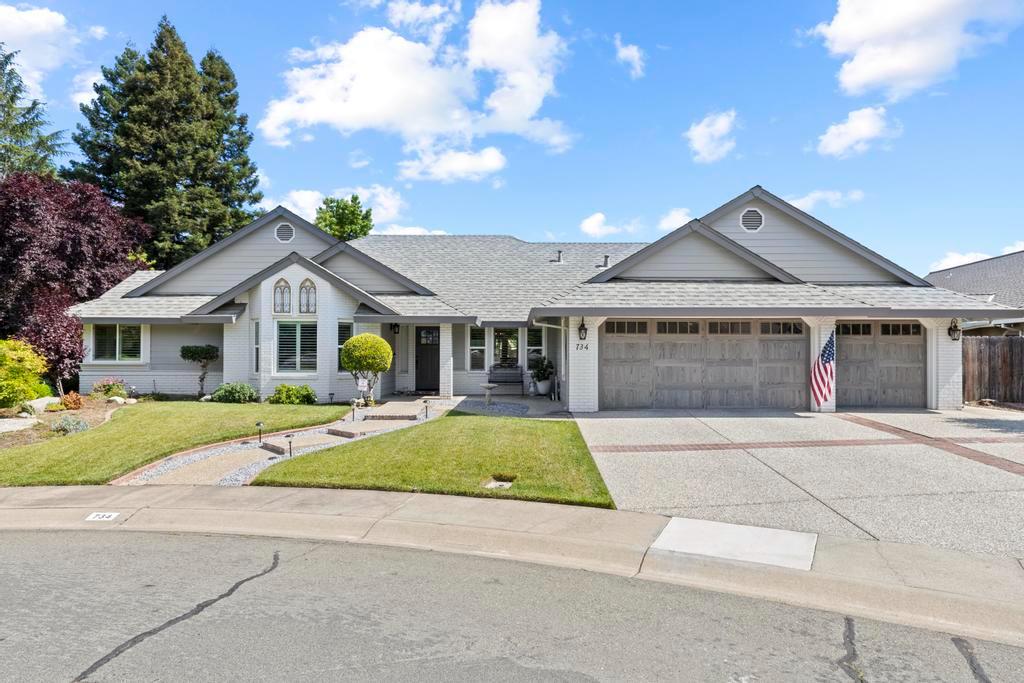 734 Mariner Loop