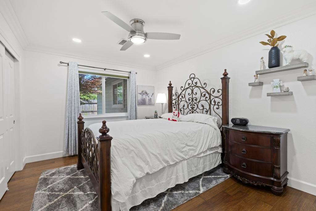 734 Mariner Loop