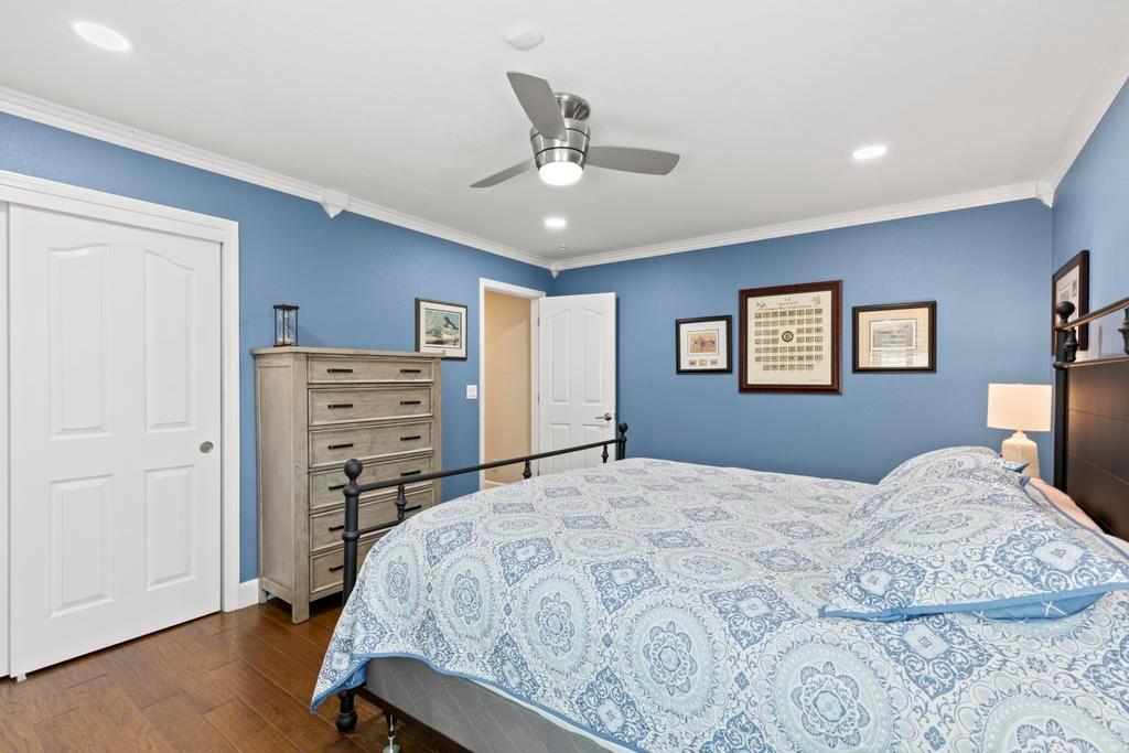 734 Mariner Loop