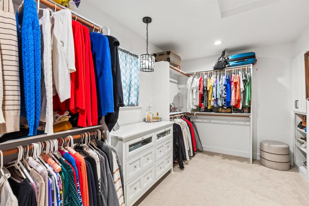734 Mariner Loop