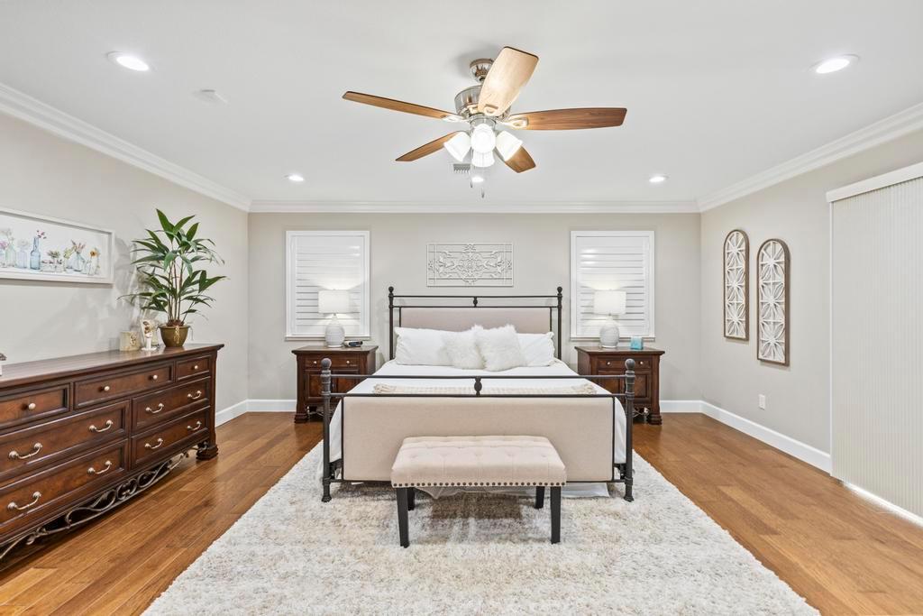 734 Mariner Loop