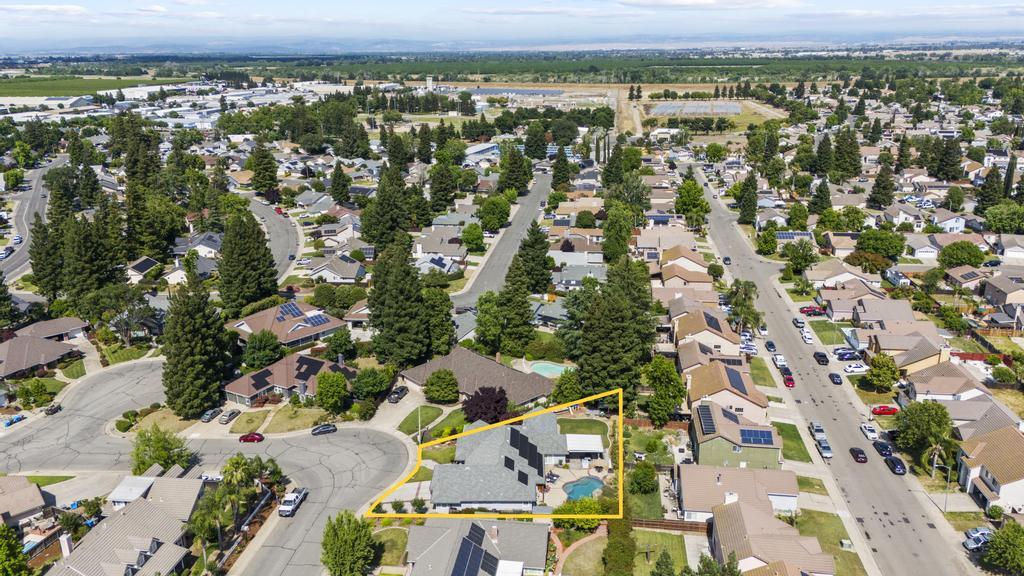 734 Mariner Loop