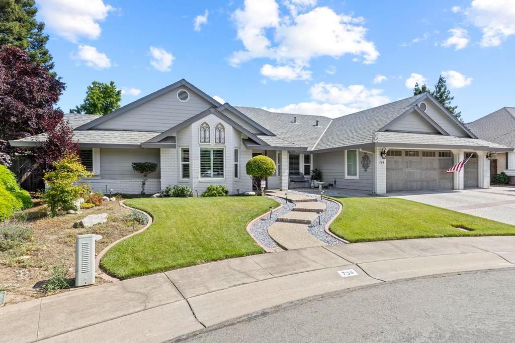 734 Mariner Loop