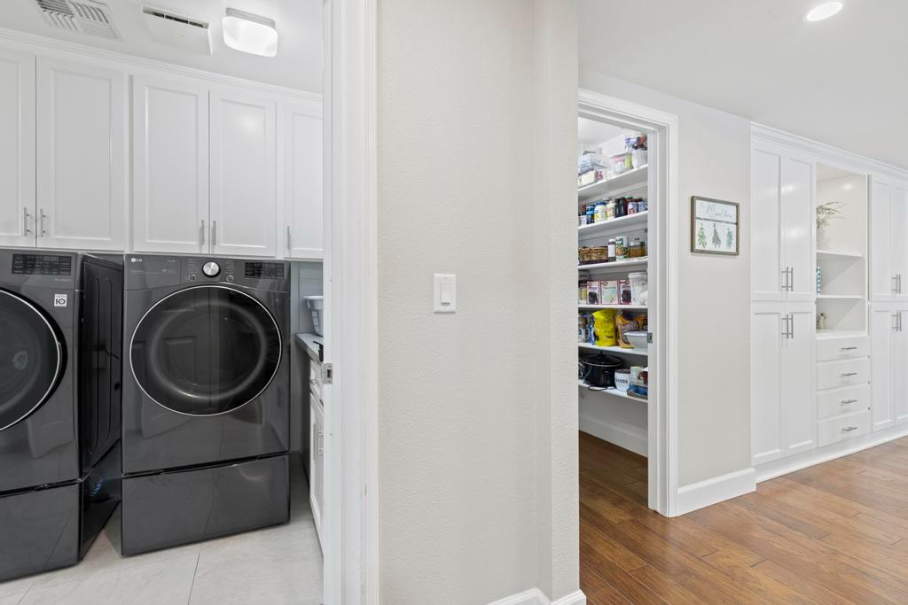 734 Mariner Loop