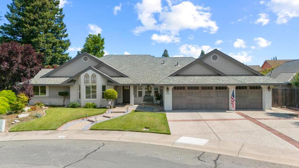 734 Mariner Loop