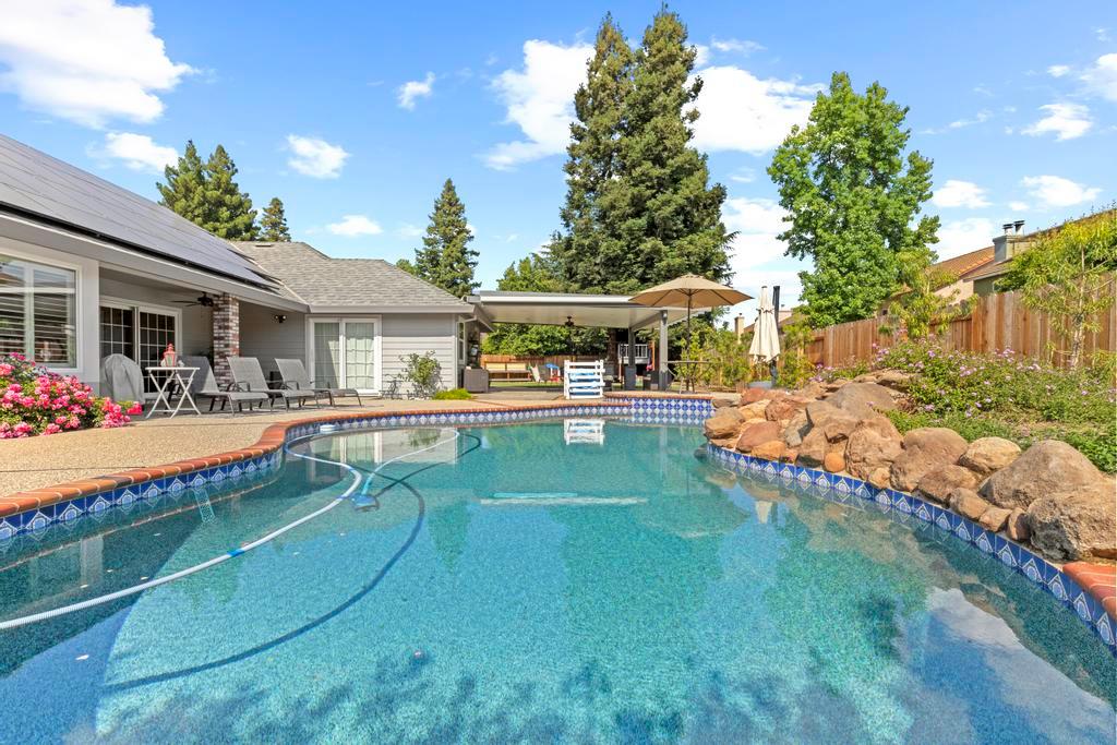 734 Mariner Loop