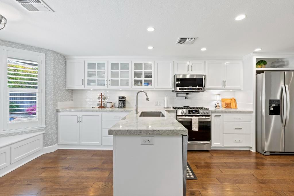 734 Mariner Loop