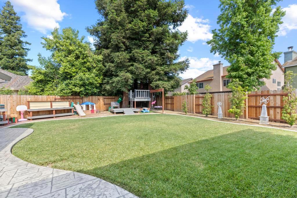 734 Mariner Loop