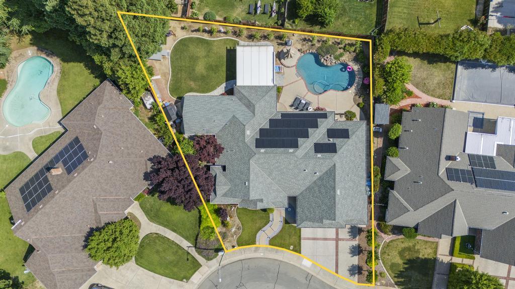 734 Mariner Loop